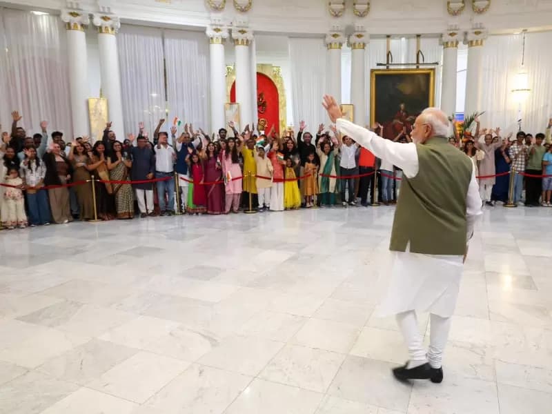 PM Modi receives a roaring welcome in Nice as he arrives on official visit,  
