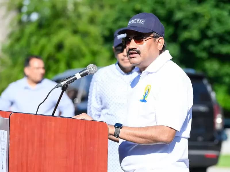 Consul General of India in Toronto Mahaveer Singhvi  