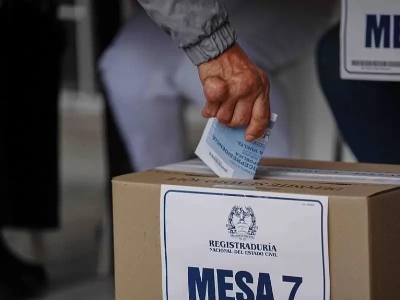 Colombia's razor-close presidential race sparks dispute over vote count