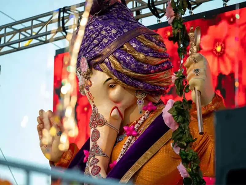 पिछले साल के उत्सव की झलक।