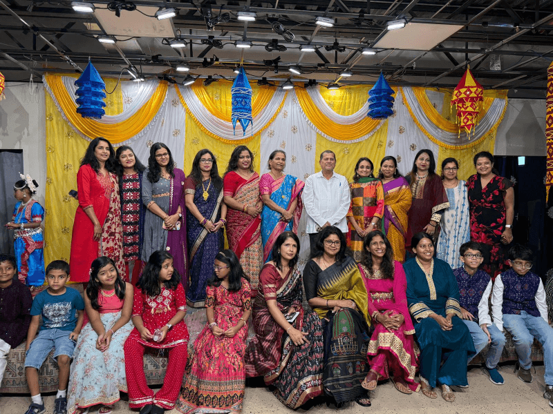 Alpa Bhabhi along with the team
