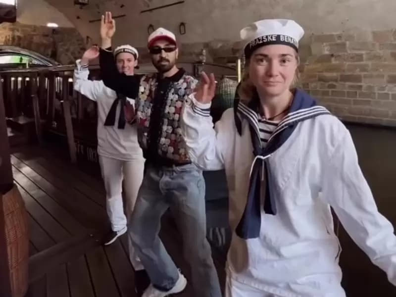 Diljit Dosanjh teaches ‘Bhangra’ to locals in Prague