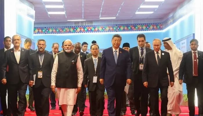 'भारत से इनोवेशन, दुनिया के लिए समाधान': PM मोदी ने ब्रिक्स नेताओं के साथ 'भारत इनोवेट्स' का दौरा किया।