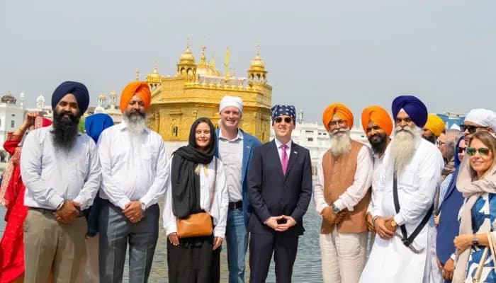 US Ambassador visits Golden temple with American delegation