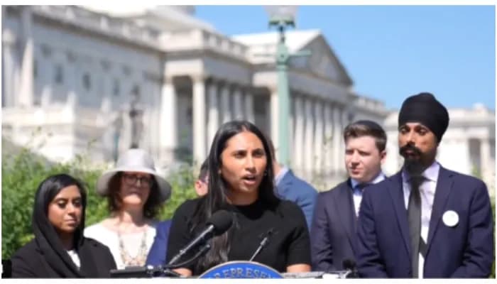यह कानून लोगों, U.S. अटॉर्नी जनरल और राज्य के अटॉर्नी जनरल को उल्लंघन करने वालों के खिलाफ मुकदमा करने का अधिकार देता है।