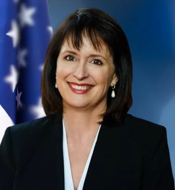 Nadine Maenza