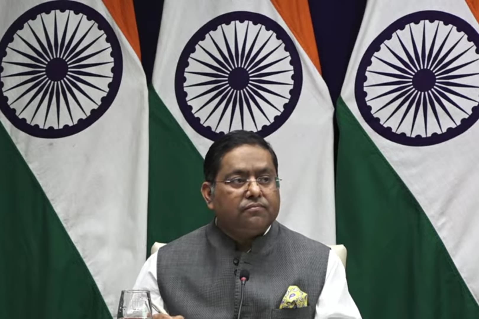 भारतीय विदेश मंत्रालय के प्रवक्ता रणधीर जायसवाल ने अमेरिकी रिपोर्ट को खारिज किया है।