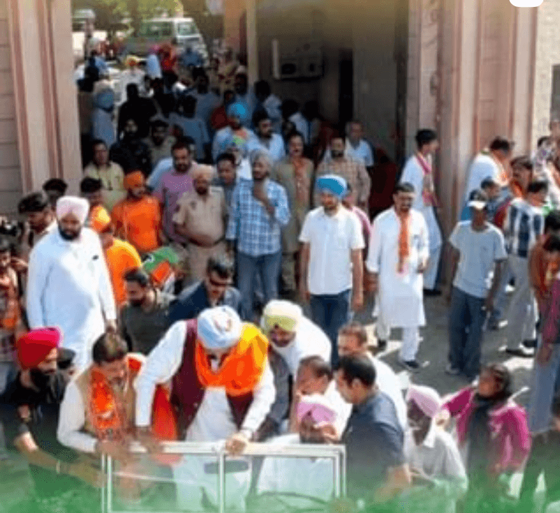 ਸੋਢੀ ਦੇ ਜਲਾਲਾਬਾਦ ਆਉਣ 'ਤੇ ਕਿਸਾਨਾਂ ਨੇ ਉਨ੍ਹਾਂ ਨੂੰ ਘੇਰ ਲਿਆ