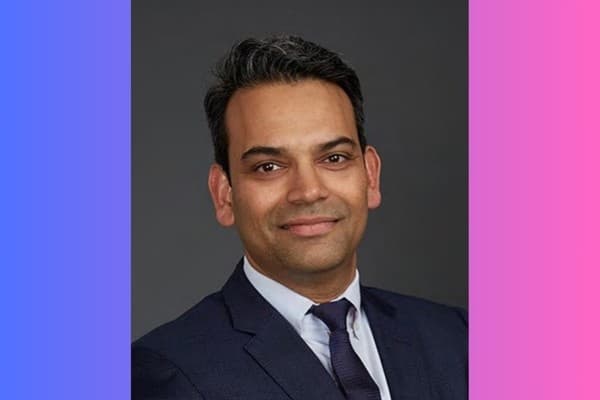 अखिल ने रीवा से इंजीनियरिंग करने के बाद डीयू से फाइनेंस में मास्टर डिग्री ली है।