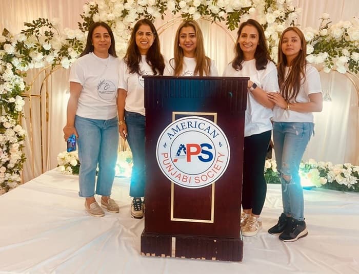 APS વિમેન્સ ફોરમ (L to R) બિન્ની કૌર શ્વેતા મલ્હોત્રા એપીએસ વૂમેન્સ ફોરમના અધ્યક્ષ નવનીત કે. સોંધી, જેસિકા કે કાલરા દિલશીટ કૌર