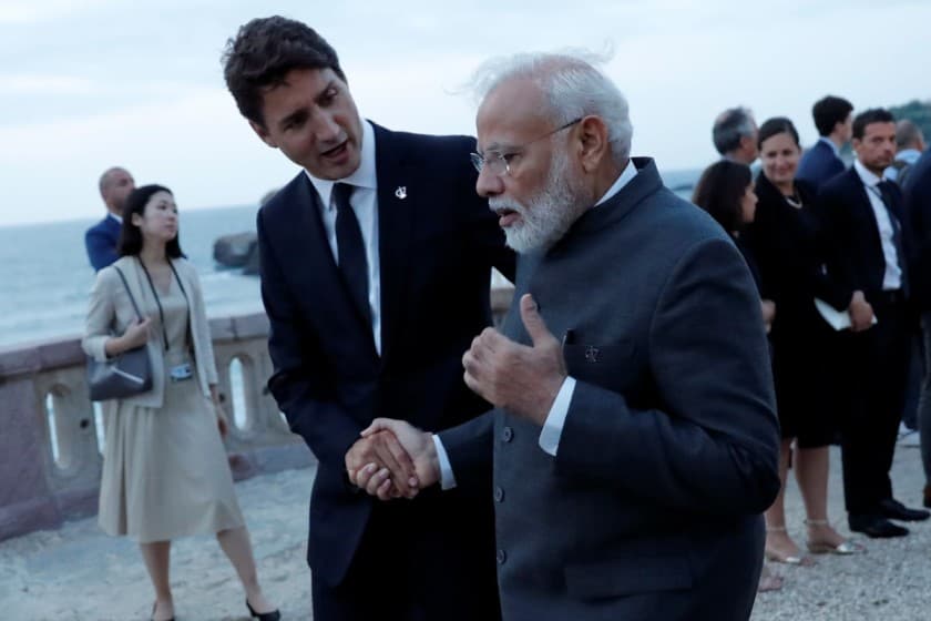 25 अगस्त 2019 को फ़्रांस में G7 समिट के बाद कनाडा के पीएम ट्रूडो ने भारत के प्रधानमंत्री नरेंद्र मोदी से हाथ मिलाया था।