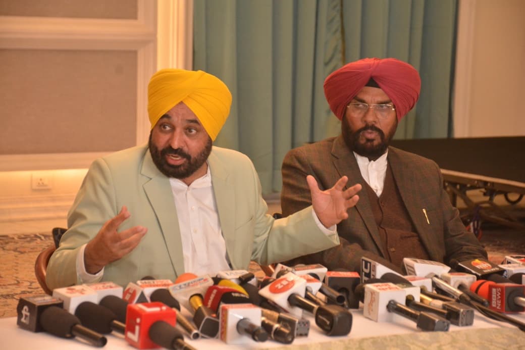ਅੰਮ੍ਰਿਤਸਰ ਵਿੱਚ ਪ੍ਰੈੱਸ ਨੂੰ ਸੰਬੋਧਨ ਕਰਦੇ ਹੋਏ ਪੰਜਾਬ ਦੇ ਮੁੱਖ ਮੰਤਰੀ ਭਗਵੰਤ ਮਾਨ