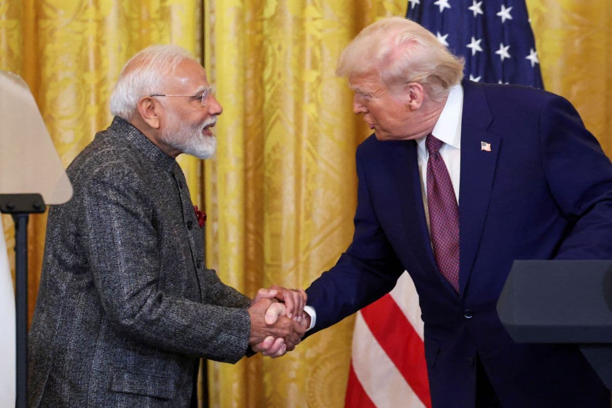 13 फरवरी, 2025 को व्हाइट हाउस में एक संयुक्त प्रेस कॉन्फ्रेंस के दौरान अमेरिकी राष्ट्रपति डोनाल्ड ट्रम्प और भारतीय प्रधानमंत्री नरेंद्र मोदी।