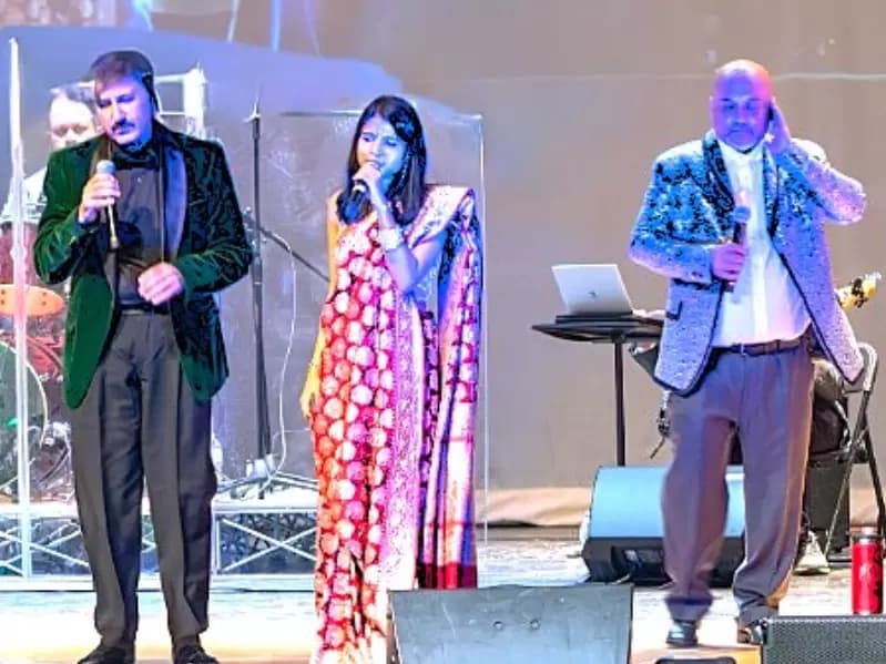 कार्यक्रम में मोहम्मद रफी की असाधारण कलात्मकता, उनकी विनम्रता, उदारता, व्यावसायिकता और साथी संगीतकारों के प्रति गहरे सम्मान को भी उजागर किया गया।