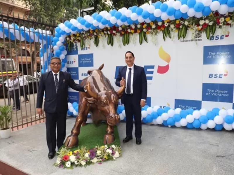 BSE ने सेंसेक्स के 40 वर्ष पूरे होने का जश्न मनाया, जो भारत के आर्थिक परिवर्तन को दर्शाता है।