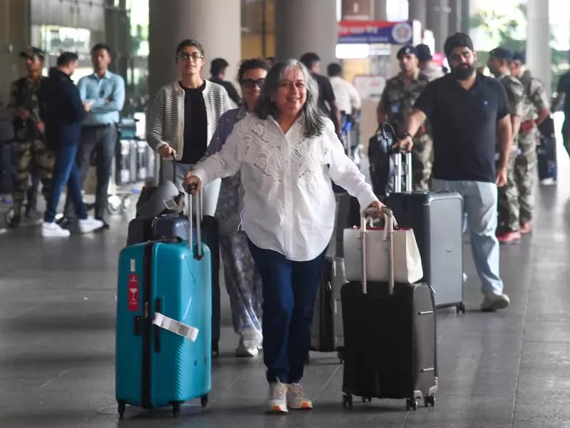मध्य पूर्व में तनाव के बीच रियाद से भारतीय नागरिक मुंबई पहुंचे