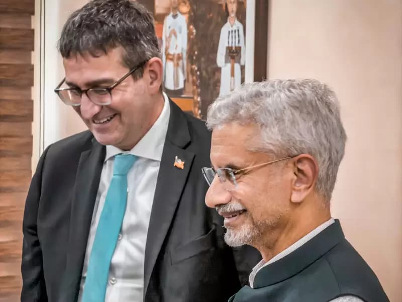 विदेश मंत्री एस. जयशंकर ने मंगलवार, 3 मार्च, 2026 को नई दिल्ली में डेलावेयर के गवर्नर मैट मेयर से मुलाकात की।