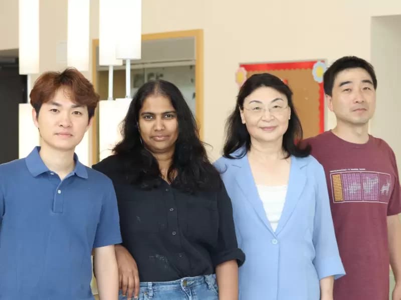 Left to right: SBU researchers: Xuan Du Trinh, Aruna Balasubramanian, Yuanyuan Yang, Nengkun Yu.
