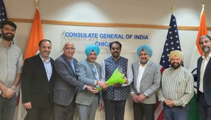 Consul General Dr. M. Anand Prakash met with members of the Indian diaspora