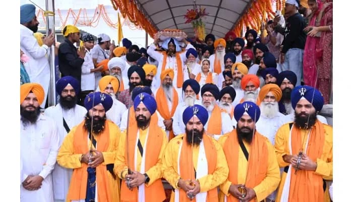 The third leg of the Miri-Piri Khalsa March commenced from Takht Sri Kesgarh Sahib with the grandeur and majesty of the Sikh Khalsa.