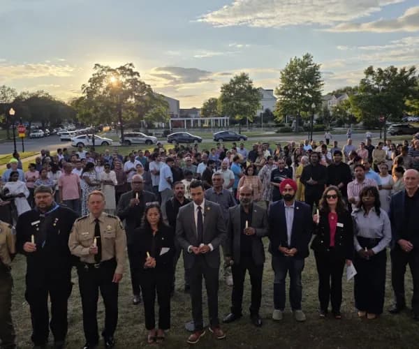 Northern Virginia community holds candlelight vigil for Nepal flood victims